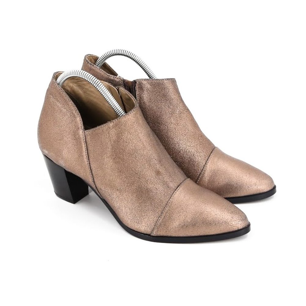 Italeau Womens Marisa Waterproof Cap Toe Booties